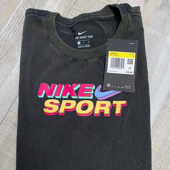Nike tee - Picture 6 of 6